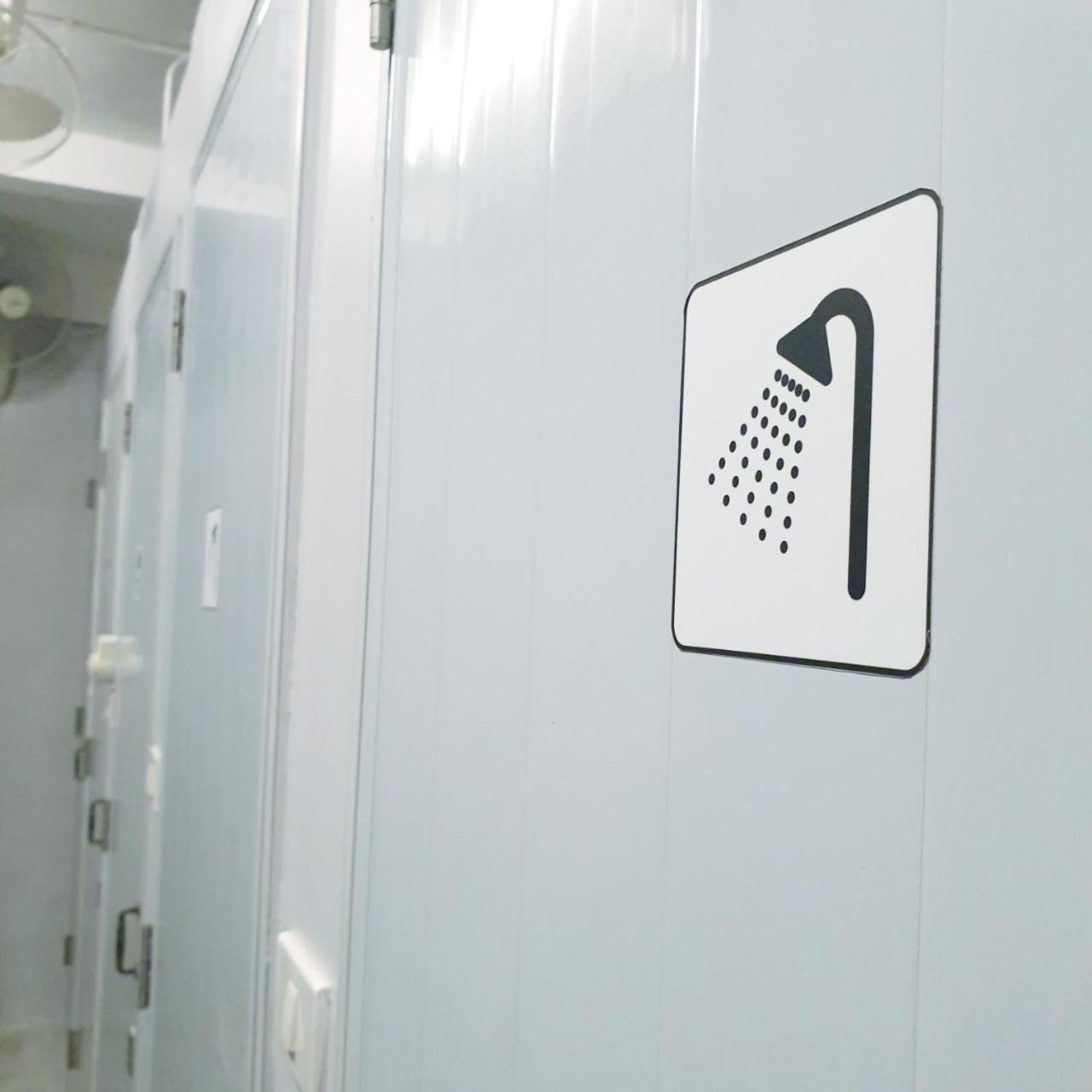 Cooper Hostel Банкок Екстериор снимка