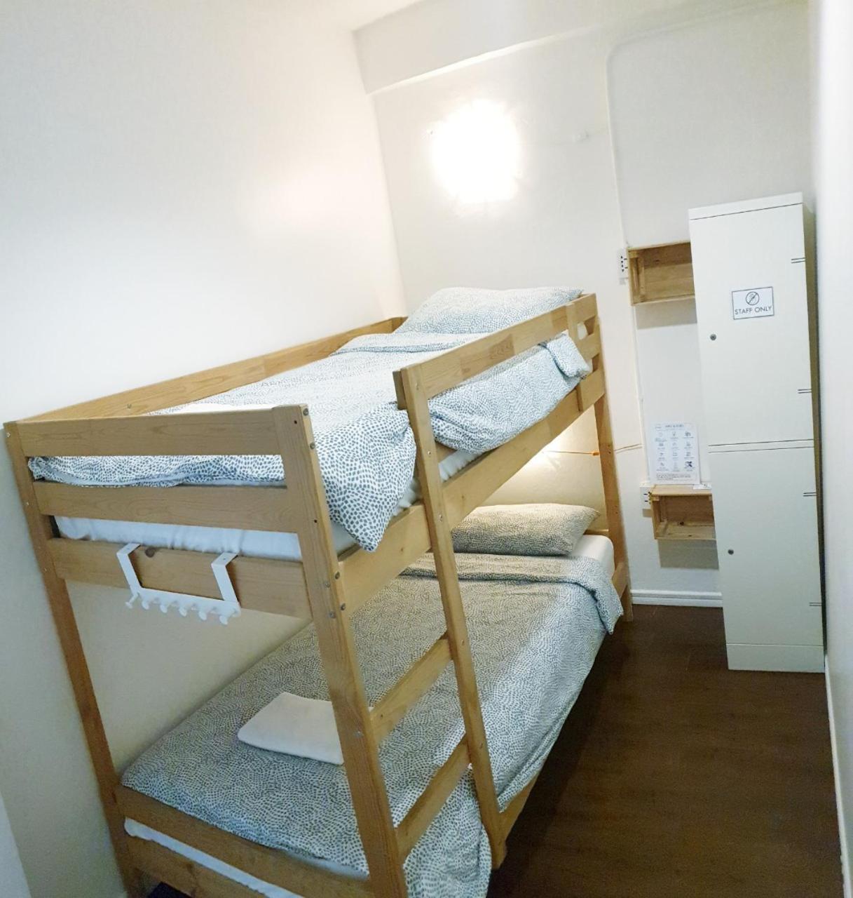 Cooper Hostel Банкок Екстериор снимка