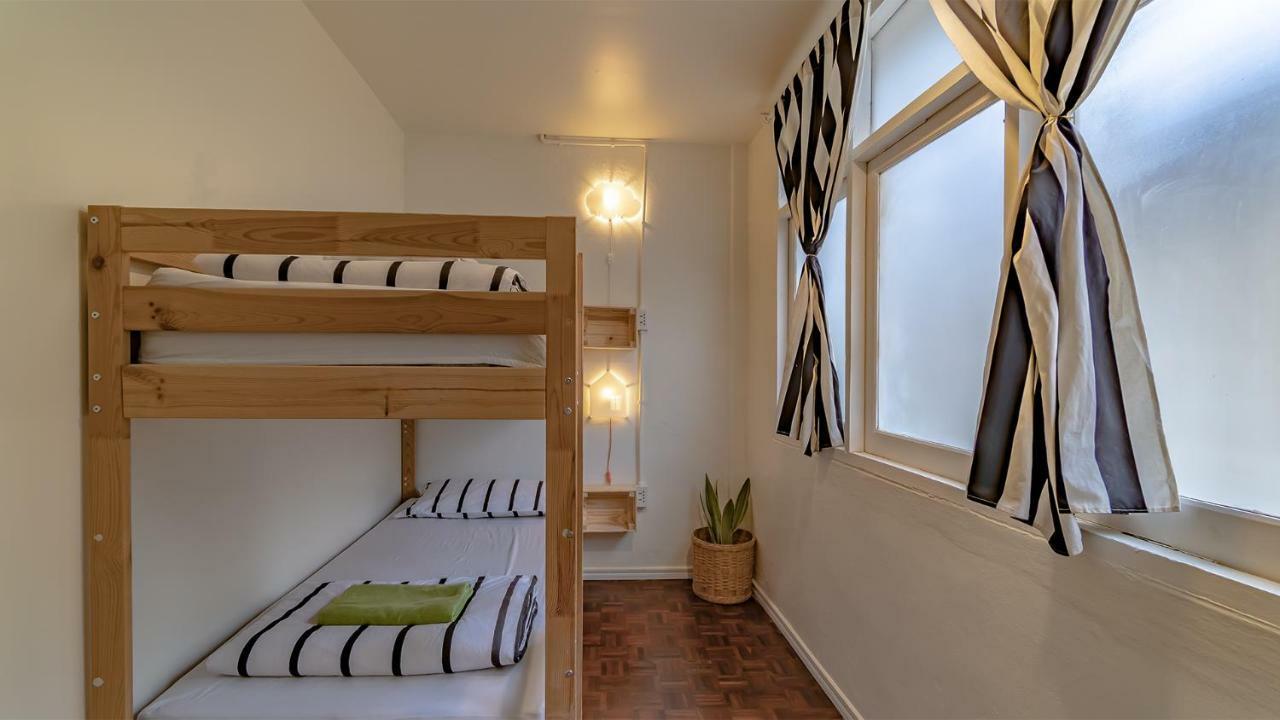 Cooper Hostel Банкок Екстериор снимка