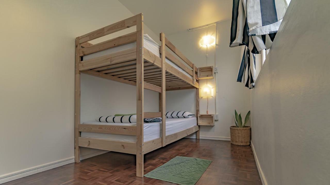 Cooper Hostel Банкок Екстериор снимка