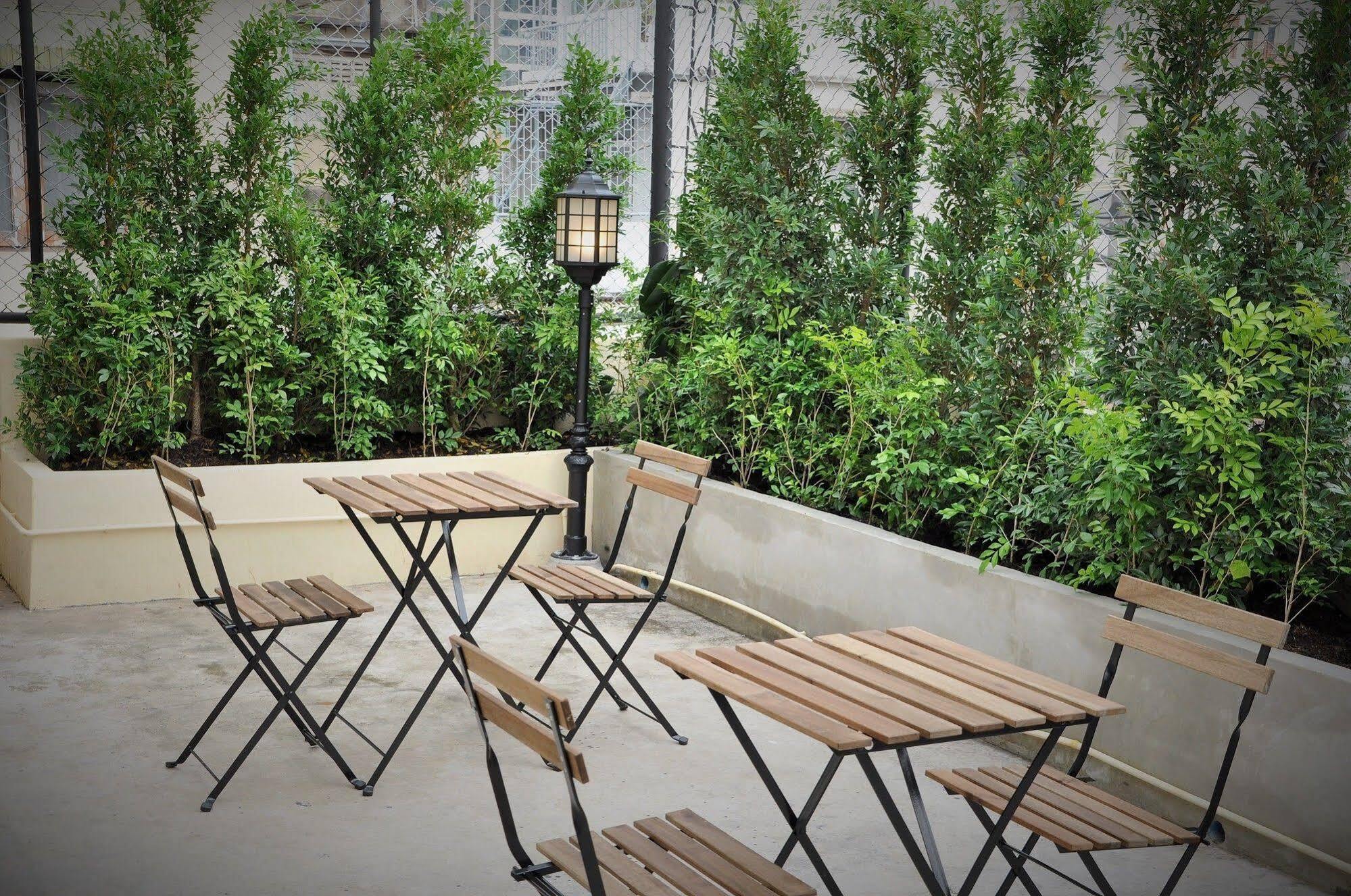 Cooper Hostel Банкок Екстериор снимка
