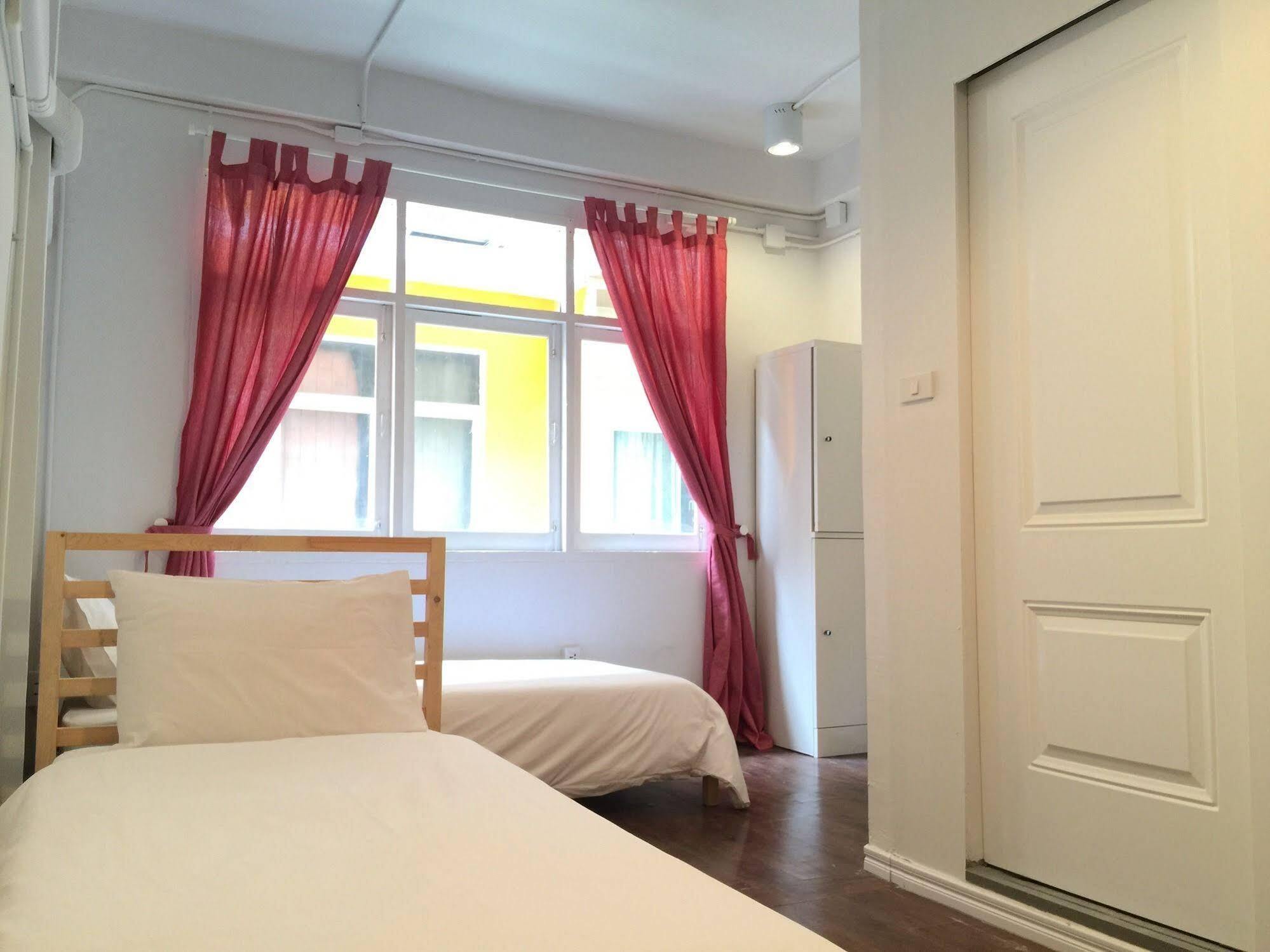 Cooper Hostel Банкок Екстериор снимка