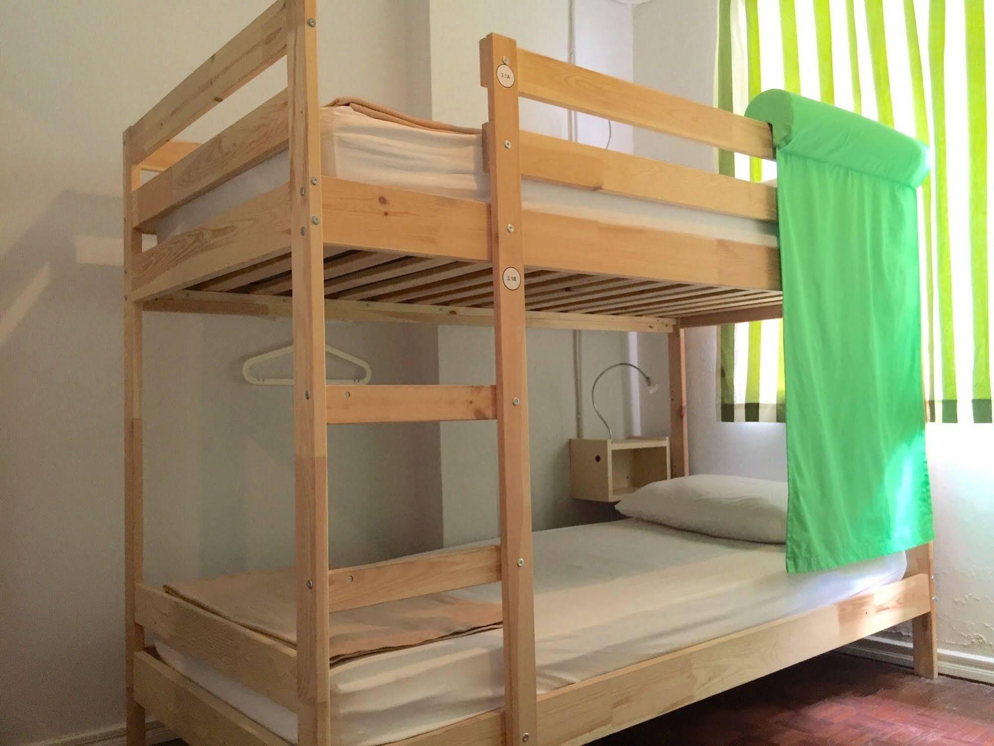 Cooper Hostel Банкок Екстериор снимка