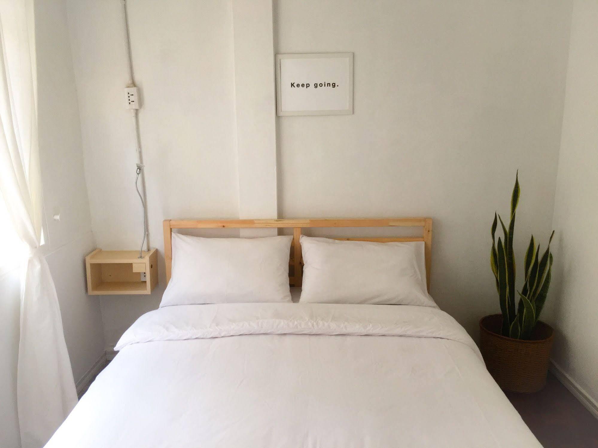 Cooper Hostel Банкок Екстериор снимка