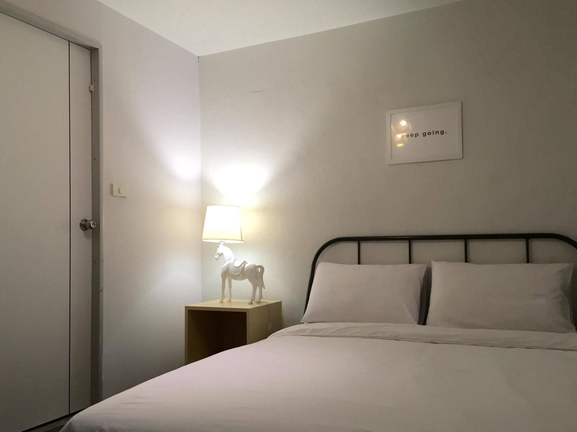 Cooper Hostel Банкок Екстериор снимка